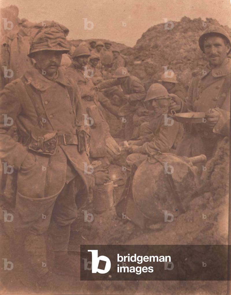 Souvenir de la Vallee Foulon-Chemin des Dams-1917-Fantassins du 217th RI à la soup
