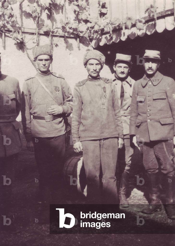 Russian soldiers fraternizing with infantrymen of the 277th Regiment of Infantry