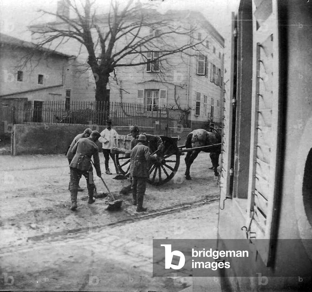 German prisoners employed in street cleaning