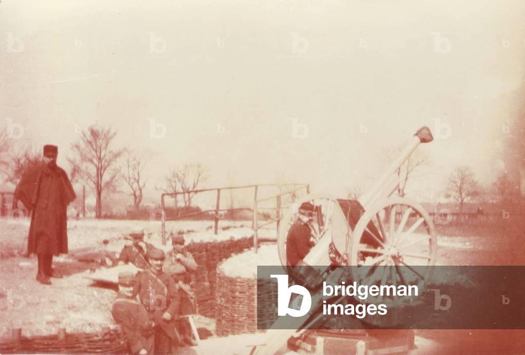 1915 Battery setting 75 gun in anti-air position