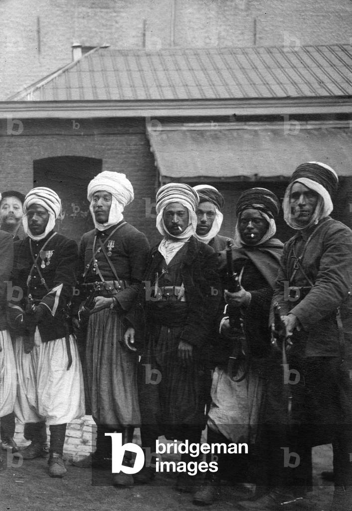 A group of Spahis and Goumiers, France, 1914-1915 (b/w photo)