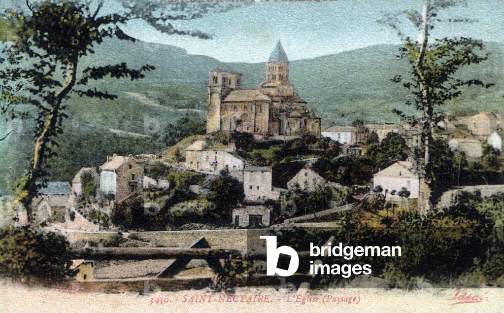 Auvergne, Puy-de-Dome (63), Saint Nectaire (Saint-Nectaire): view of the village and the church, late 19th-beginning 20th century - Postcard