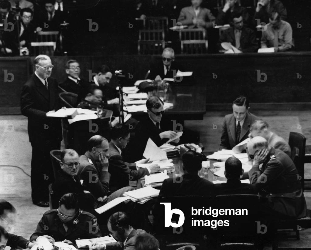 Second (Second) World War (1939-1945) - World War II (WWII or WW2): Tokyo (Japan) 1947: On the premises of the former Ministry of Japanese War, during a session of the International Tribunal trains to try Japanese war criminals (Tojo, Matsui, Yamashita etc...). US prosecutor Joseph B. Keenan (left) made a statement. The trial will last from May 1946 to November 1948