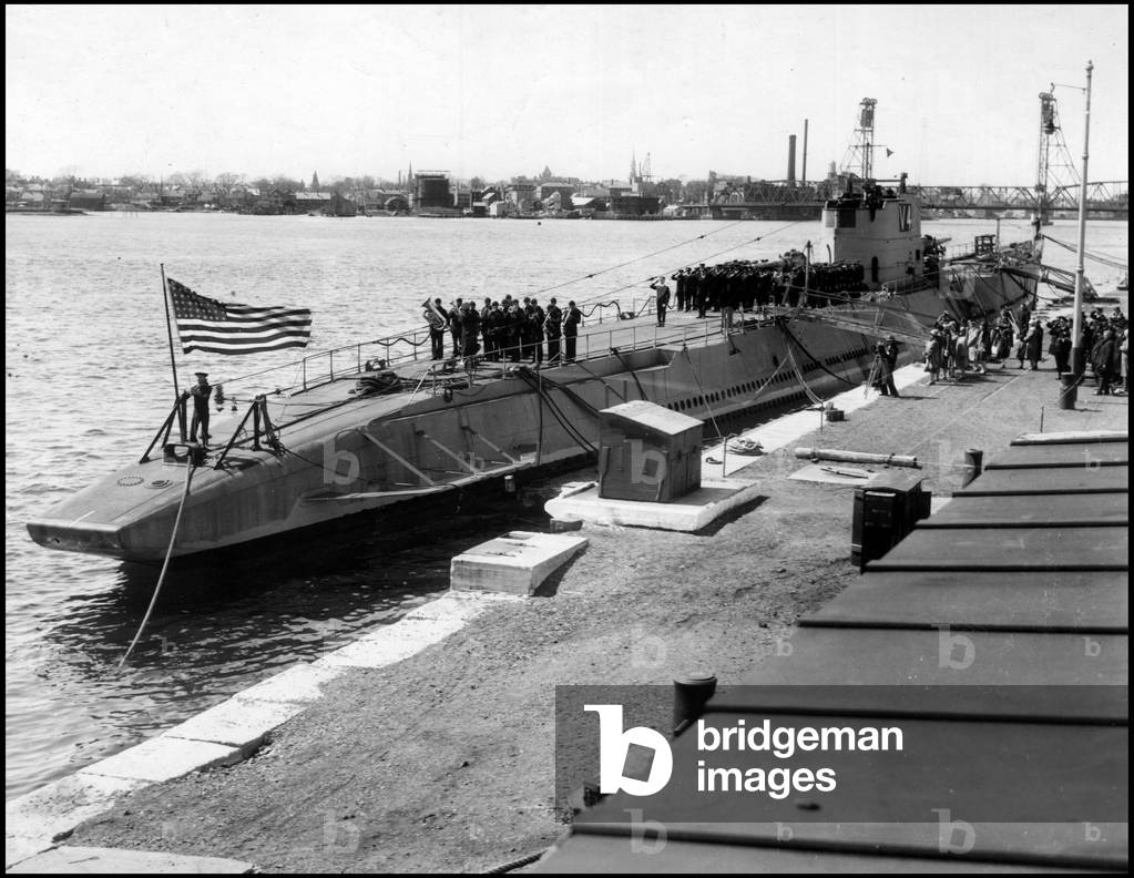 US Navy Arsenal of Portsmouth (New Hampshire) April 2, 1928: The world's largest submarine USS Argonaut (SM-1) V4 is a commission