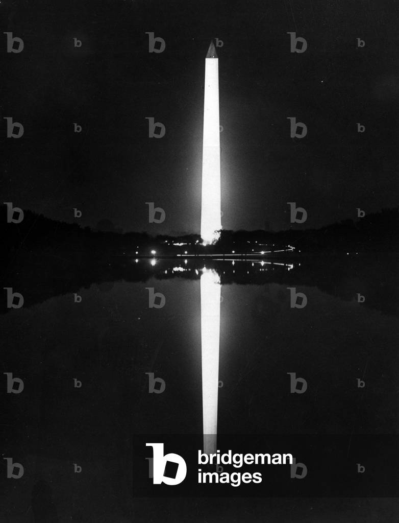 Washington DC (USA), April 1931: The Washington Monument reflecting in the Lincoln Memorial Basin - Washington DC, USA, April 1931: mirror like reflection of the Washington Monument in the pool of the Lincoln Memorial