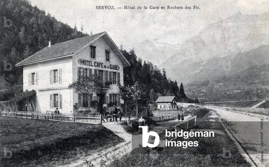 Rhone Alpes, Haute Savoie (74): view of the Hotel de la Gare and Rochers des Fiz - Postcard dated 1910-1919