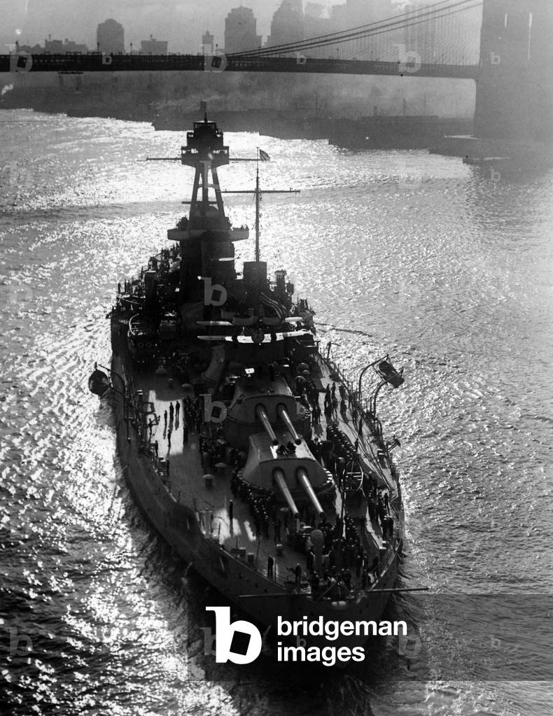 New York City (USA), September 6, 1927: US Texas battleship (BB-35) becomes US fleet flagship to replace USS Seattle (ACR 11) - New York City, USA, 6th September 1927: Battleship USS Texas (BB-35) goes to sea to take place as flagship of the US fleet, replacing the USS Seattle (ACR 11)