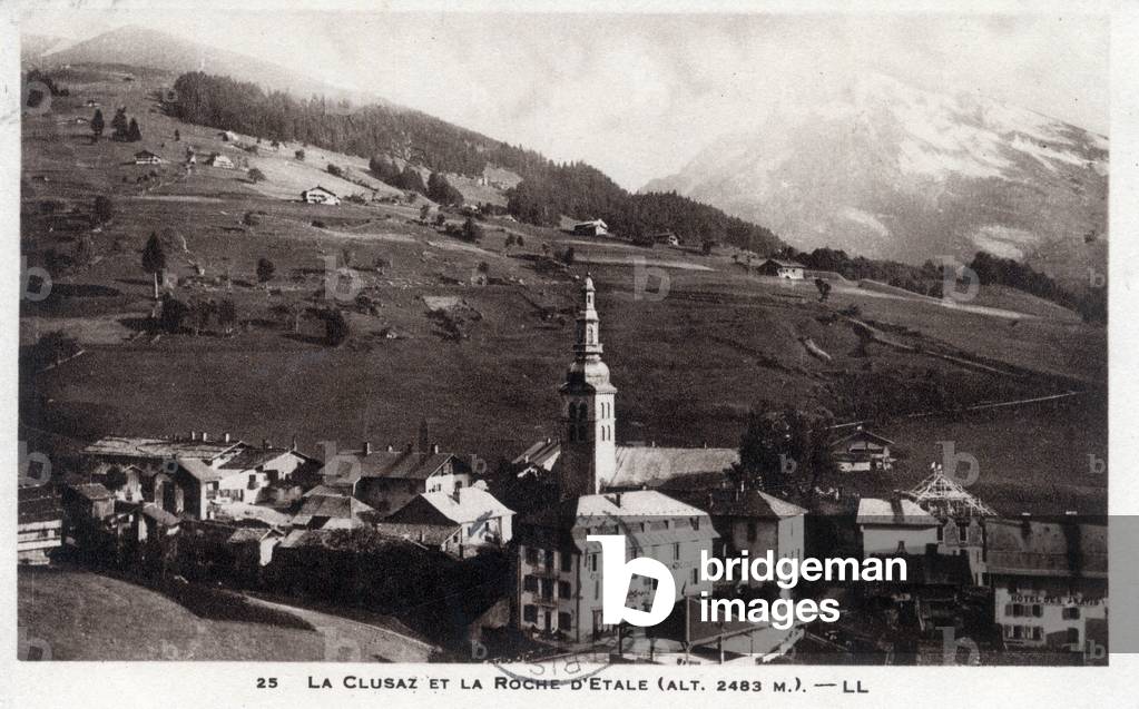 Rhone Alpes, Haute Savoie (74), La Clusaz: view of the city and the rock of Edale - Postcard 1931
