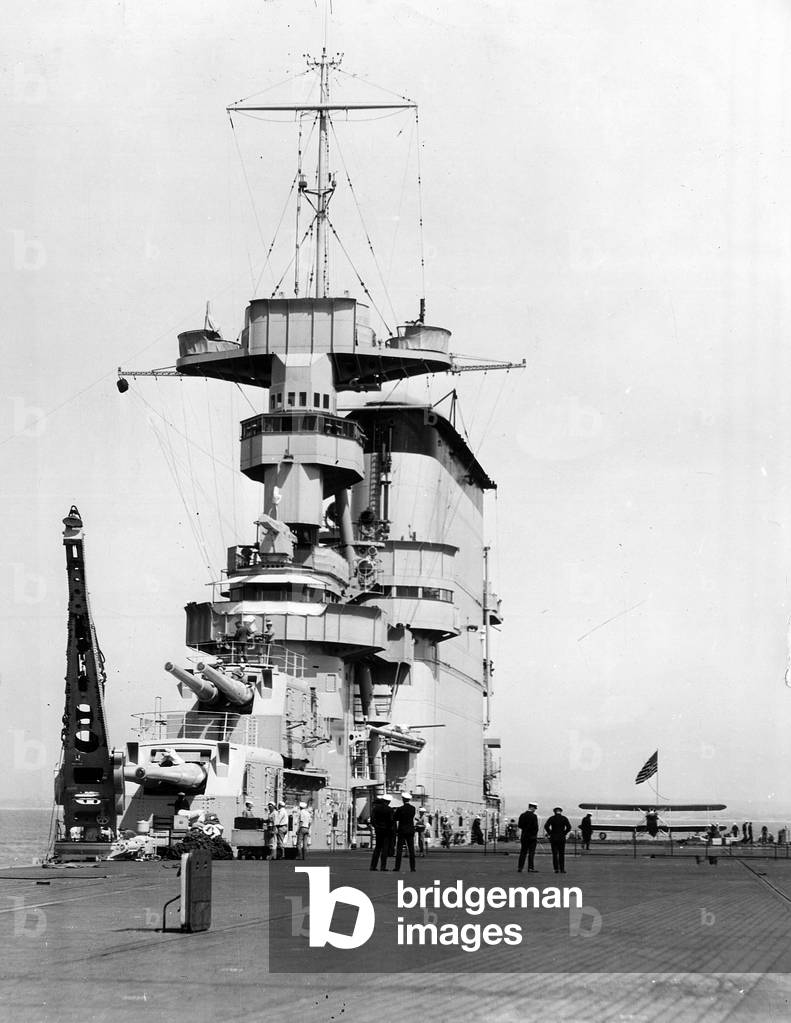The flight deck and the central “Chateau” of the aircraft carrier USS Lexington (CV-2) off California (USA), circa 1930 - Deck scene on board the aircraft carrier USS Lexington (CV-2) anchored off the coast of California, USA, ca 1930