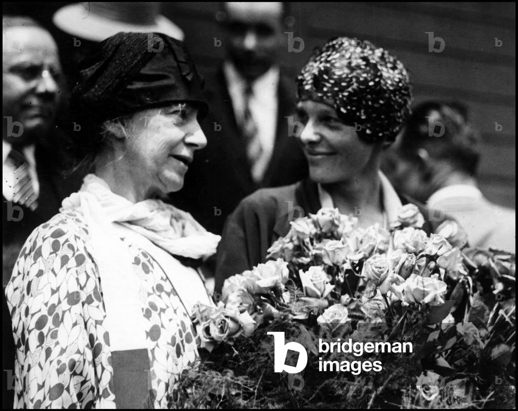 Amelia Earhart and her mother after the transatlantic flight, Boston, 1928 (photo)