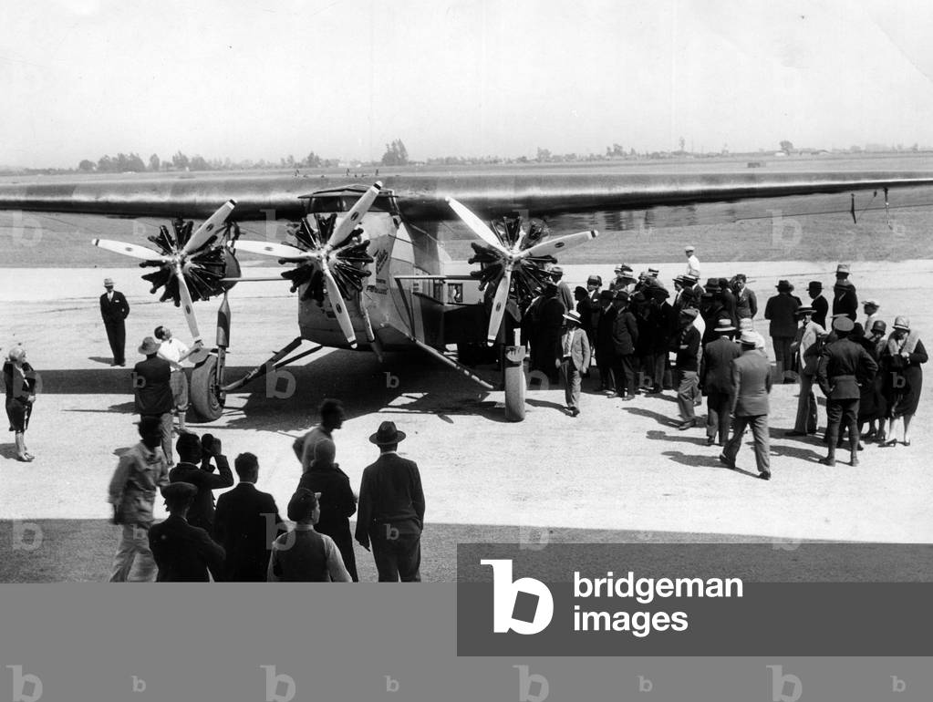 Los Angeles (California), USA, circa 1930: Arrival of Mr and Mrs Anthony Fokker (1890-1939) aboard a Fokker F-VIIB Trimotor - Los Angeles, California, USA, ca 1930: arrival of the new Tri Motored Fokker F.viib with Anthony Fokker (1890-1939) and his wife on board