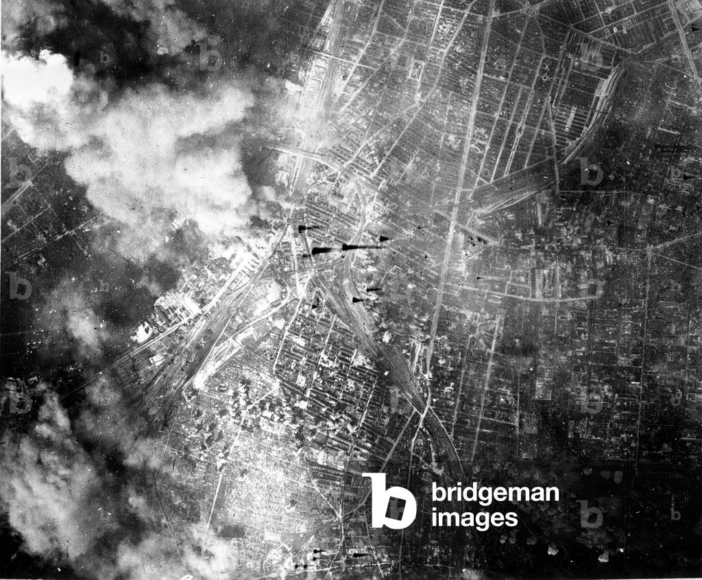 Second World War (1939-1945) (WWII): Bombing of Berlin (Germany), June 21, 1944 by 2000 B24 and B17 of the 8th USAF Hunter Escorts of Friedrichsfelde District - Photography, Germany, 1944