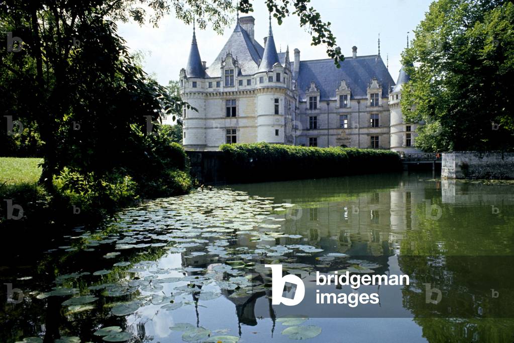 Chateaux de la Loire: View of the chateau of Azay le Rideau (Azay-le-Rideau), built around 1518, Indre and Loire (37).