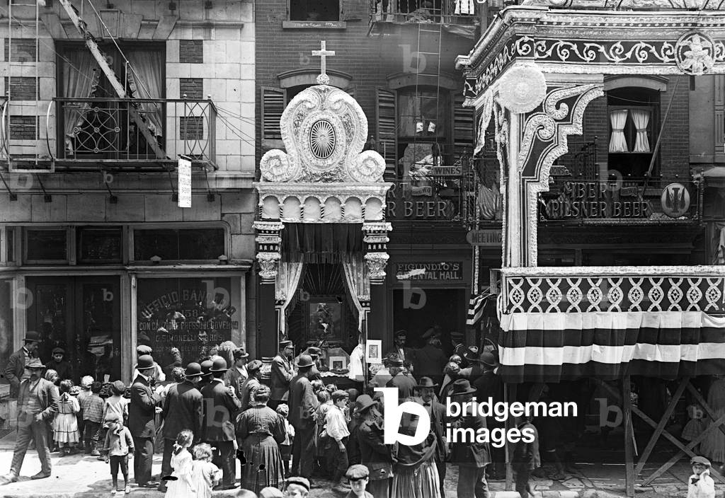 Little Italy, Street altar to Our Lady of Help, Mott St., New York, 1908