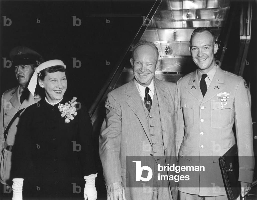 President Eisenhower's family departs for the Geneva Summit Conference, 1955