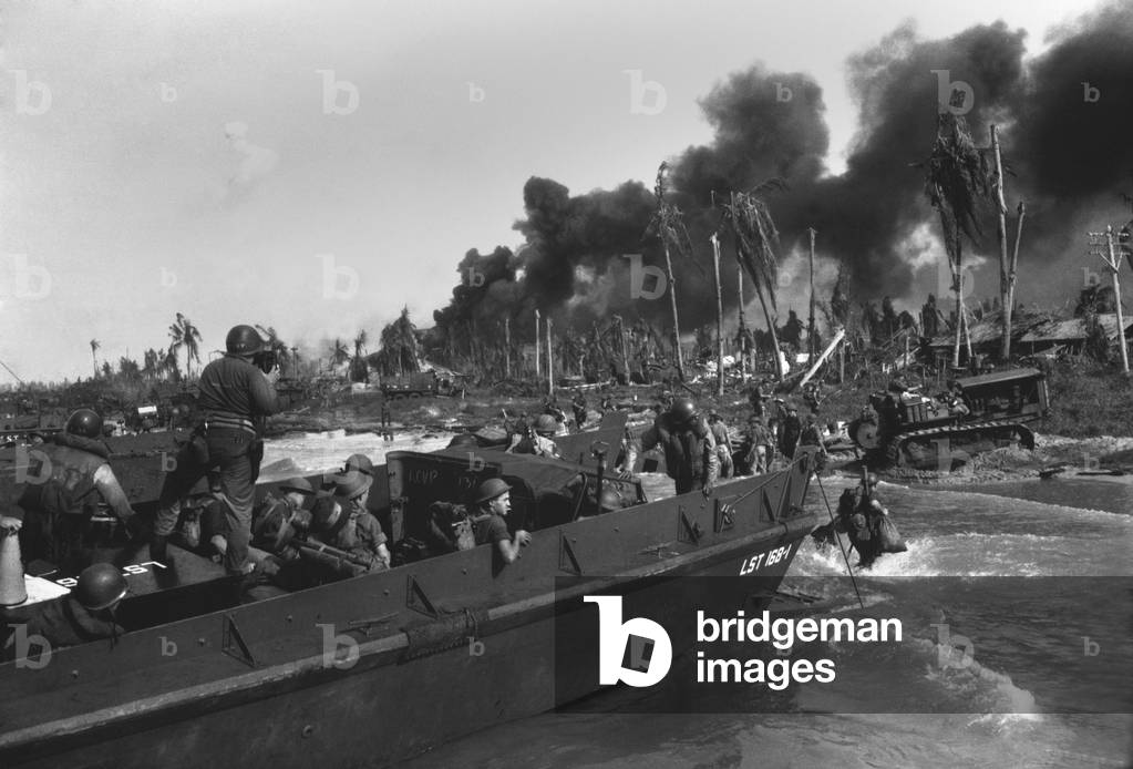 Australian troops in the first assault wave on Balikpapan, on the SW coast of oil-rich Borneo. July 1, 1945. Pacific Theater, World War 2