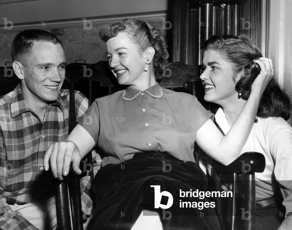 William Rose (left), fiance of Cheryl Rogers (right), Dale Evans (center), c.December 12, 1957
