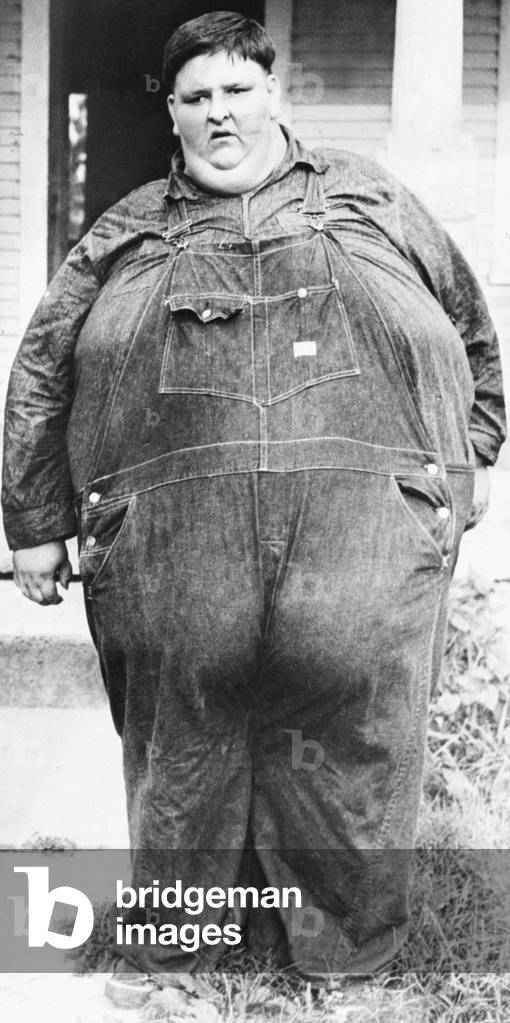 Robert Hughes, 18 years old, weighed of 708 pounds at his draft physical on June 9, 1944. His 95 inch waistline kept him out of the Army. He died at age 32, weighing 1041 pounds, while working as a Carnival act, in Indiana in July 1958