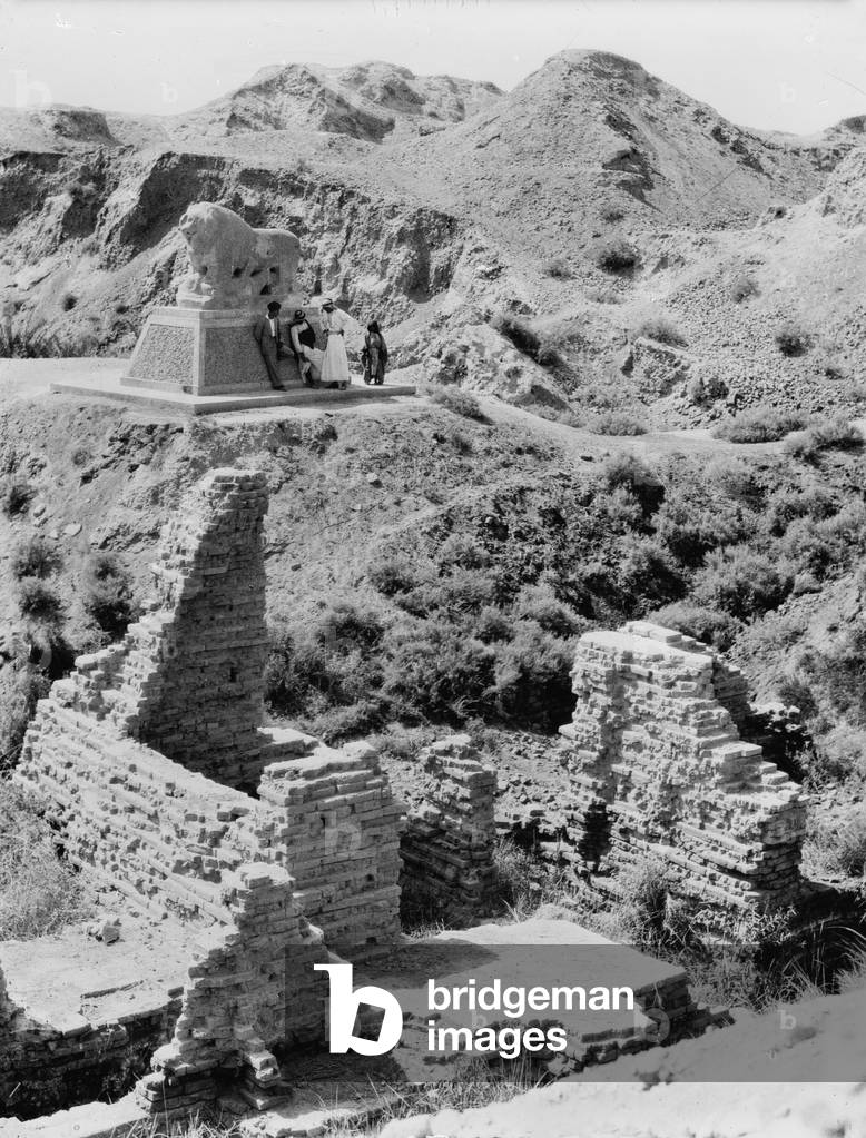 Babylon, Basalt lion marking Daniel's den, Iraq, c.1932