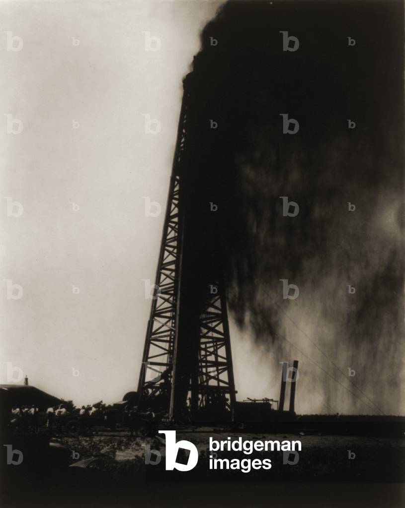 Seay-Carnfill gusher, Richland, Texas, photographer on September 5, 1922