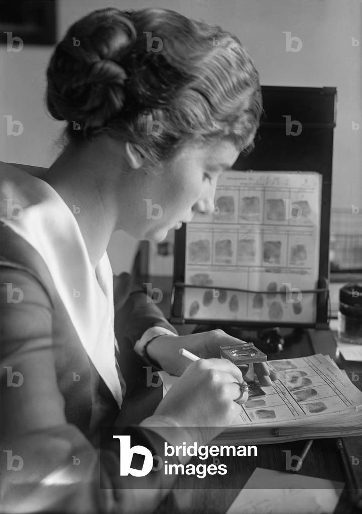 Fingerprint record sheet from the Navy Department in 1918