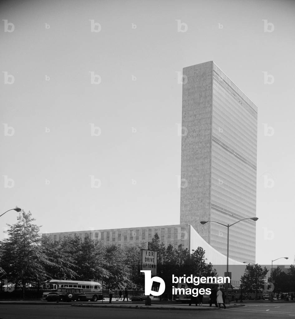 New York City, United Nations Headquarters, United Nations Plaza. SECRETARIAT BUILDING (BACKGROUND) AND GENERAL ASSEMBLY BUILDING (FOREGROUND). September, 1966