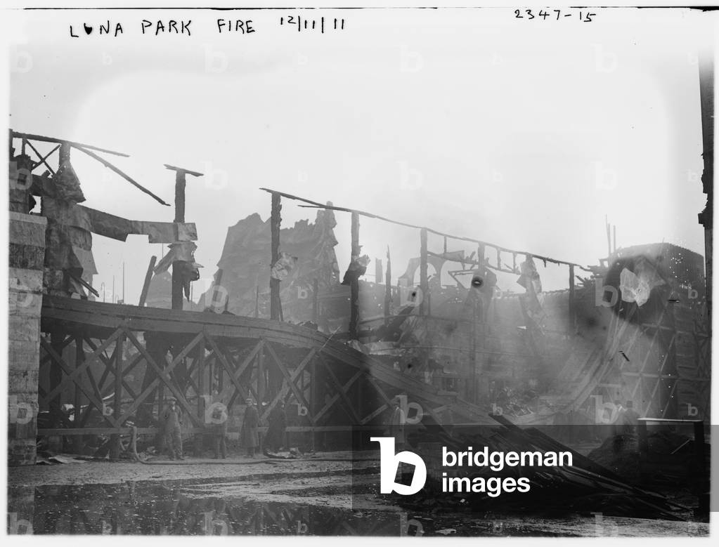 Coney Island, remains of the Alhambra Restaurant, destroyed by fire, New York, photograph, 1911