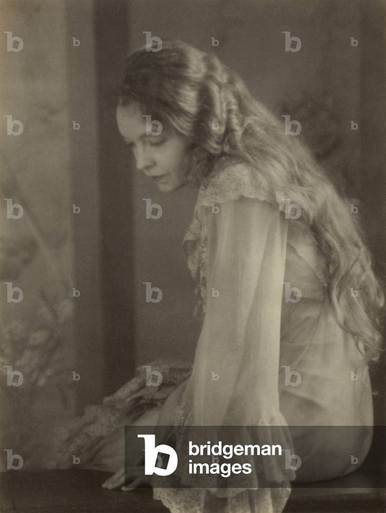 Lillian Gish as Yelena Andreyevna in Jed Harris's 1930 Broadway production of 'Uncle Vanya'. Photo by Doris Ulmann