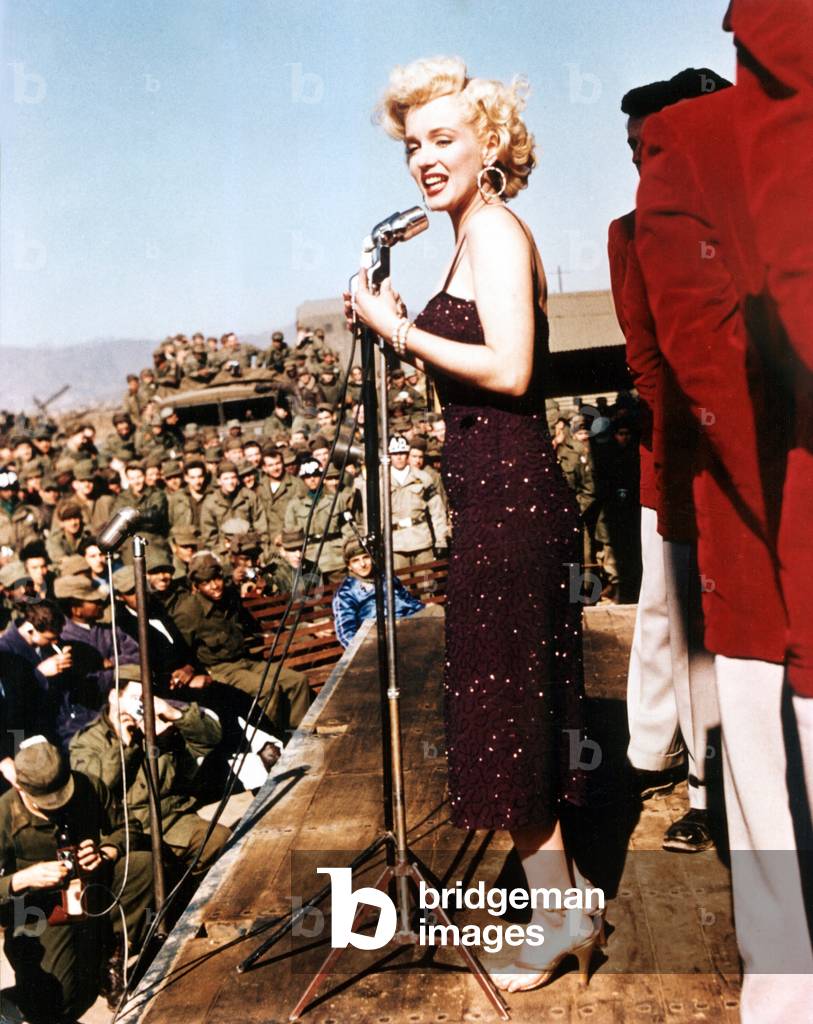 Marilyn Monroe entertaining the troops in Korea, February, 1954 (photo)