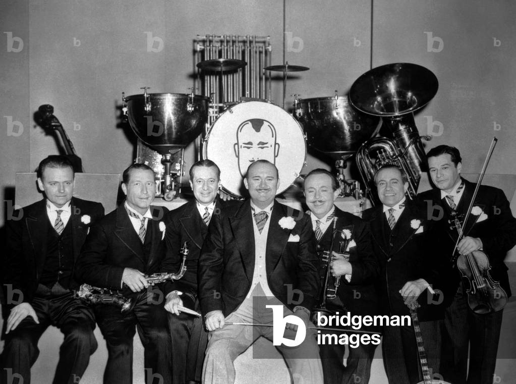 Paul Whiteman and his orchestra, 1945 (photo)