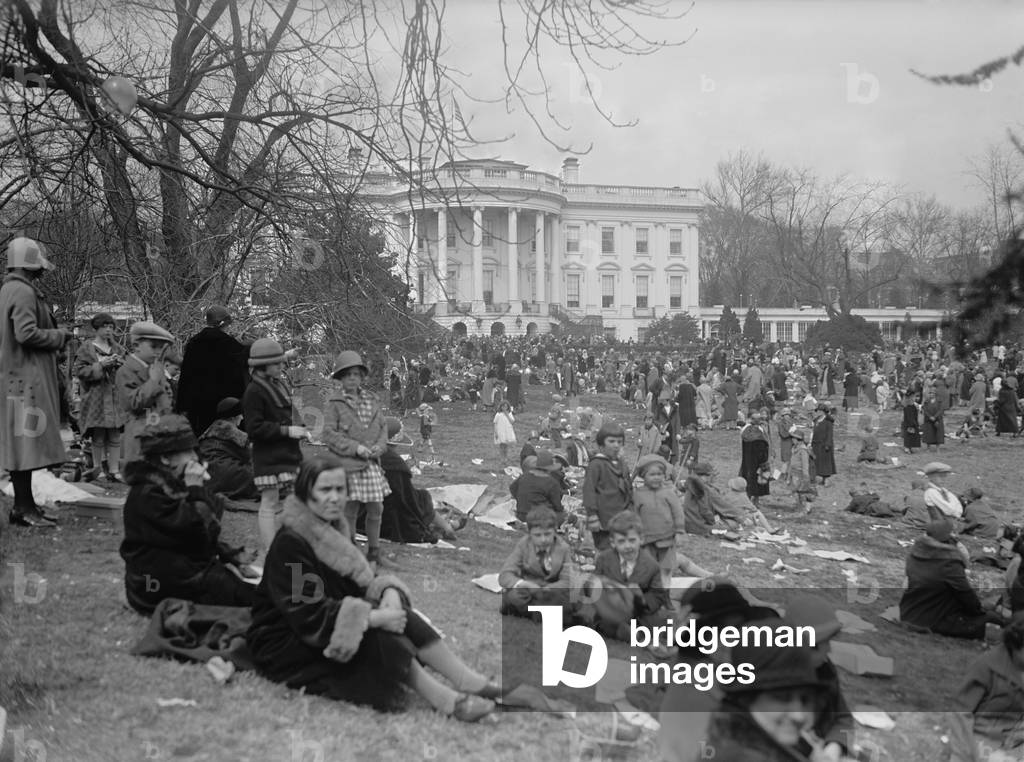 Crowd of women and children at the Easter Egg Roll at White House, Washington, D.C. April 5, 1926