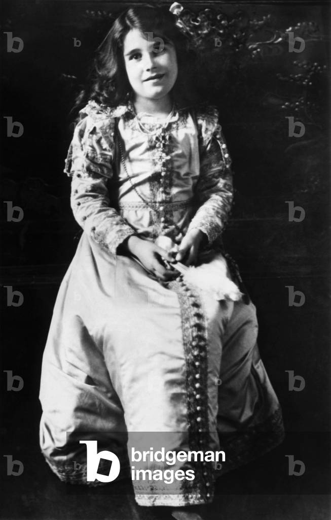 Lady Elizabeth Bowes-Lyon (1900-2002), future Queen Elizabeth, at Glamis Castle, Scotland, c.1909