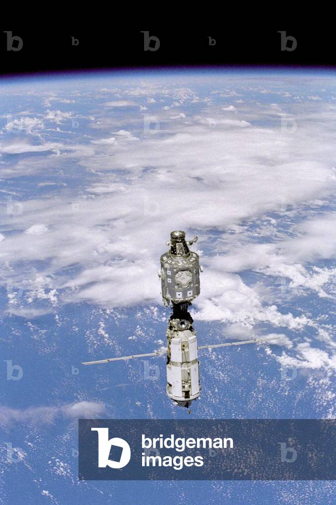 International Space Station in 1999. Photo was made when the Space Shuttle Discovery installed 'Strela', a Russian built crane. June 3, 1999