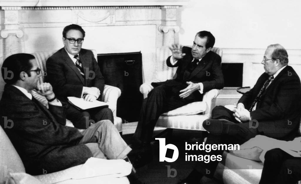 Nixon Presidency. From left: Administrator of the Federal Energy Office William E. Simon, Secretary of State Henry Kissinger, US President Richard Nixon and Treasury Secretary George Schultz in a planning session at the White House, Washington, D.C., 1974