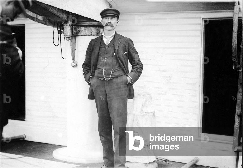 ROBERT E. PEARY-Commander of the expedition to the North Pole, (1902-1905).