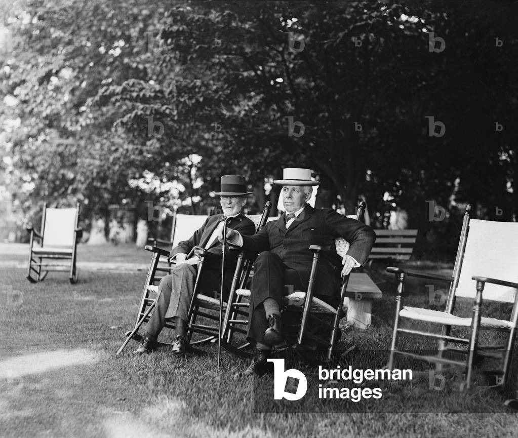 Justices Joseph McKenna (left) and Willis Van Devanter (right) in 1920s, They were among the Supreme Court elders in 1920. Mckenna resigned in 1925, but Devanter continued until 1937, stepping down at the age of 78