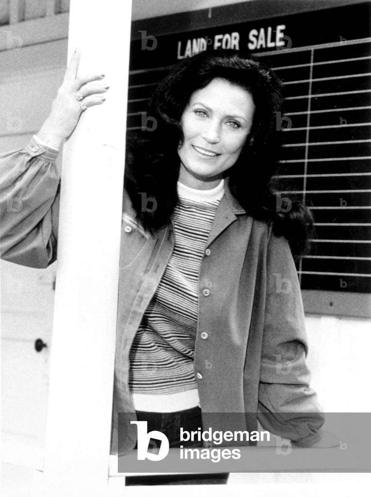 A COUNTRY CHRISTMAS, Loretta Lynn, from her TV special, 11/10/1978 (c)CBS.