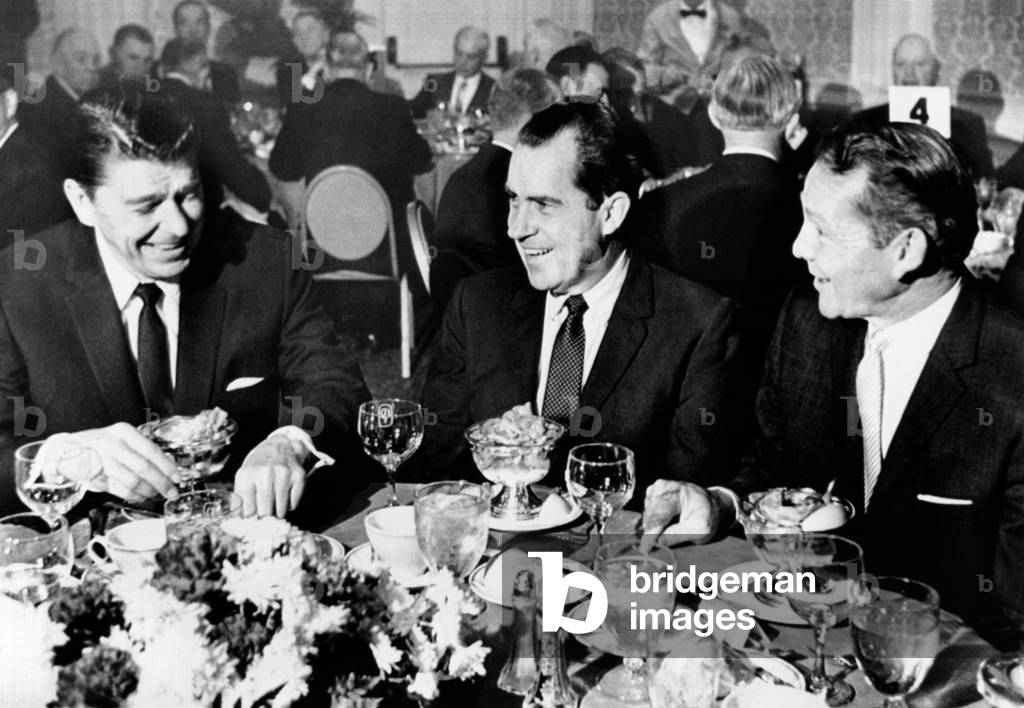 President-elect Richard Nixon (center) joins Calif, Jan 2, 1969