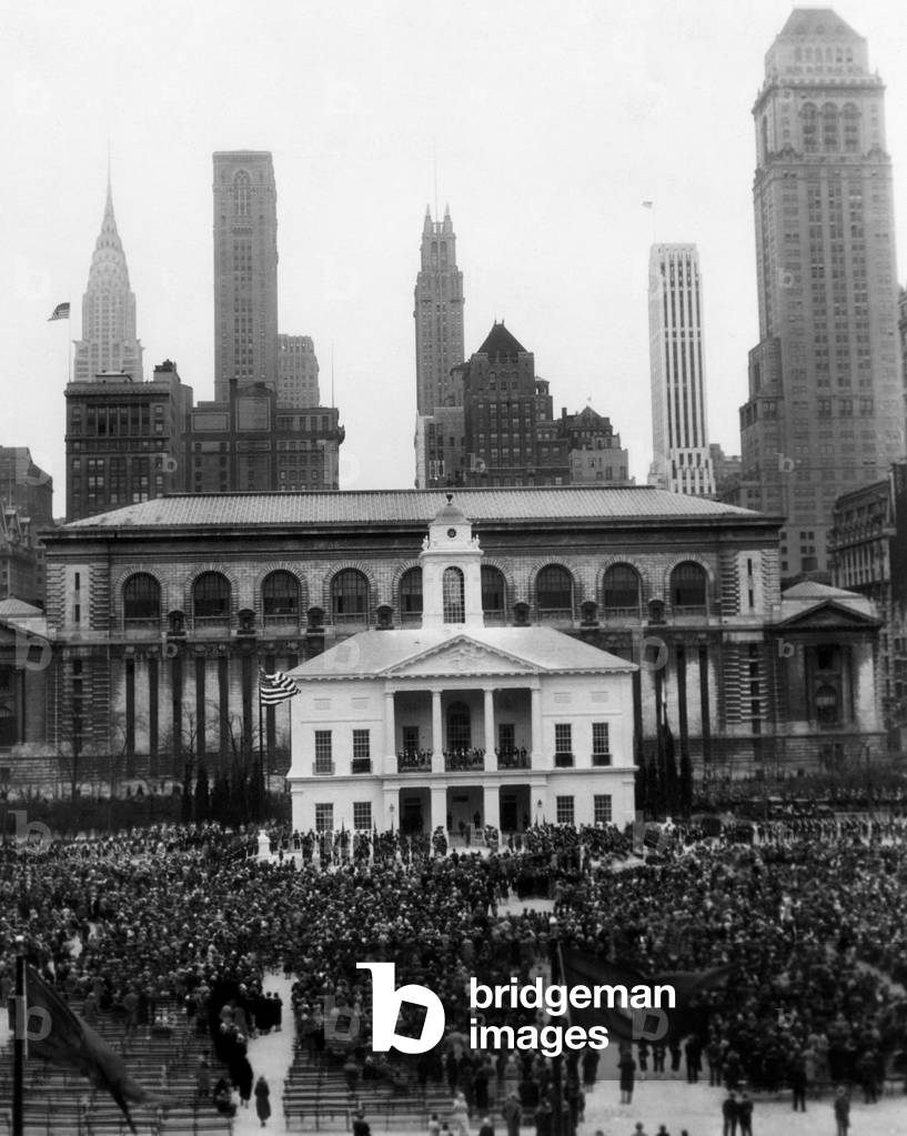 New York's observance of George Washington's bicentennial: a re-enactment of Washington's first Presidential inauguration. Bryant Park, New York City, April 30, 1932