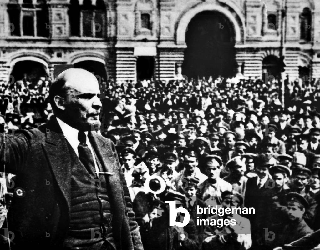 Lenin giving a speech to Vsevobuch servicemen on the first anniversary of the foundation of the Soviet armed forces, Red Square, Moscow, 25th May 1919 (photo)