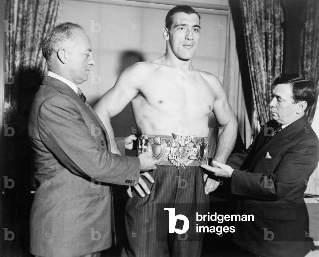 Primo Carnero, wearing World's Heavyweight Championship belt, Oct 1933