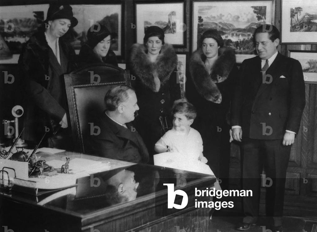 Governor Franklin Roosevelt with Sam Rosenman's family. 1930