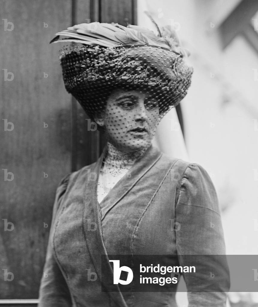 Maxine Elliott 1868-1940 was one of many actresses romantically linked with J.P. Morgan. 1910 (b/w photo)