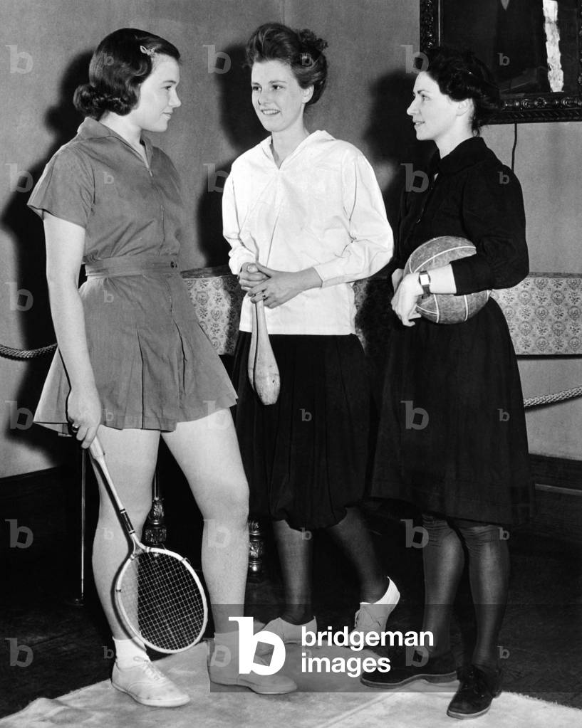 Student gym suits have changed over time, 1939
