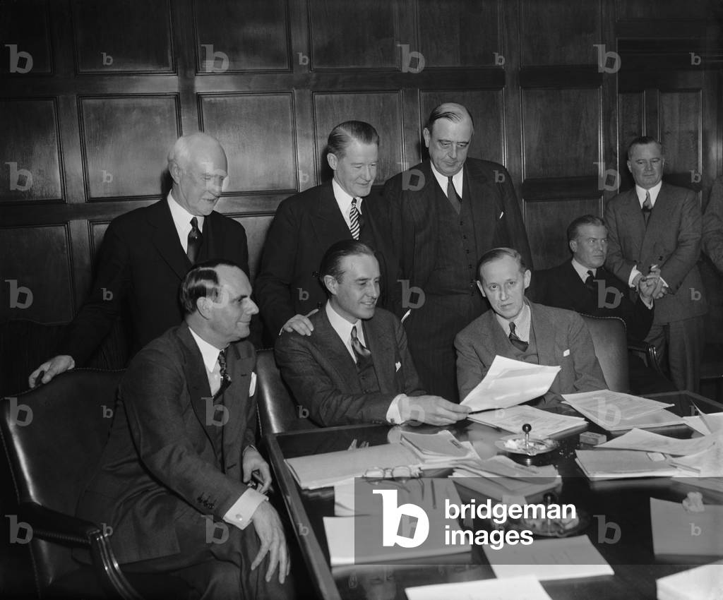 Harry Hopkins, Secretary of Commerce, meets with FDR's Business Advisory Council