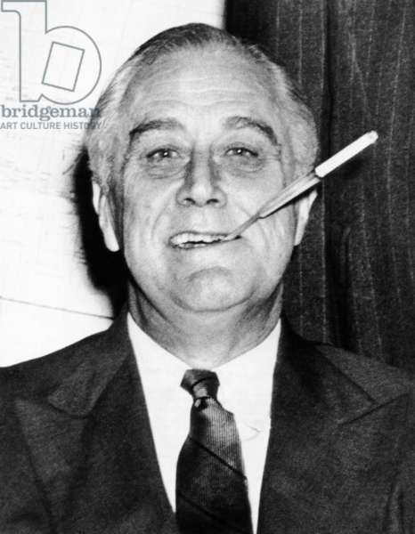 roosevelt cigarette holder Used by Franklin All Artifacts eMuseum vibrant images with exceptional color accuracy Franklin D Roosevelt | National