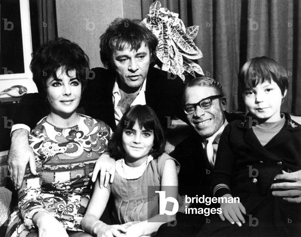 Elizabeth Taylor, Richard Burton, Liza Todd on the set of CANDY, 1968 (photo)