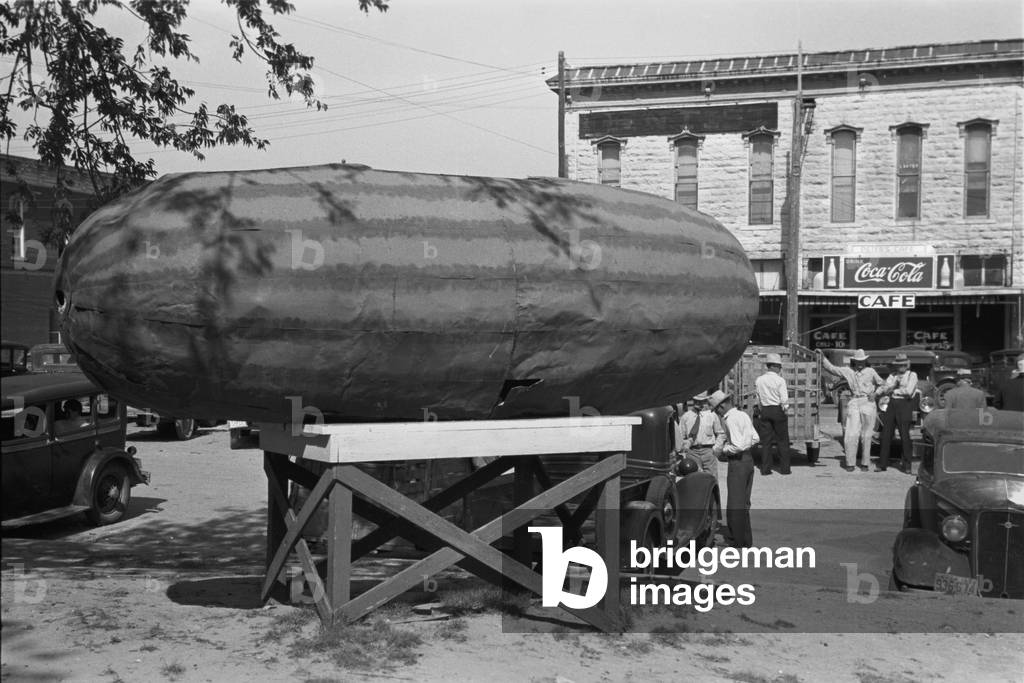 Statue to the watermelon, Weatherford, Texas, watermelon center, photograph by Lee Russell, May, 1939