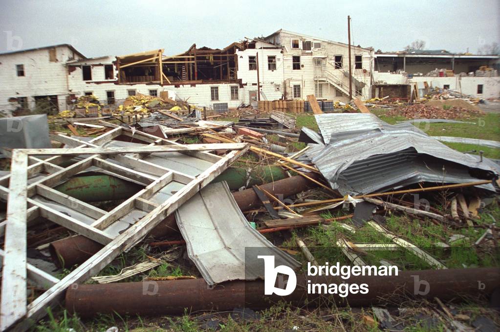 Hurricane Andrew blew into south Florida at Category 5 strength. In Dade County 90 of homes had roof damage and 117 000 were destroyed or had major damage. August 1992