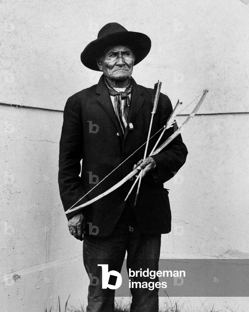 Geronimo at Louisiana Purchase Exposition St. Louis, 1904 (photo)